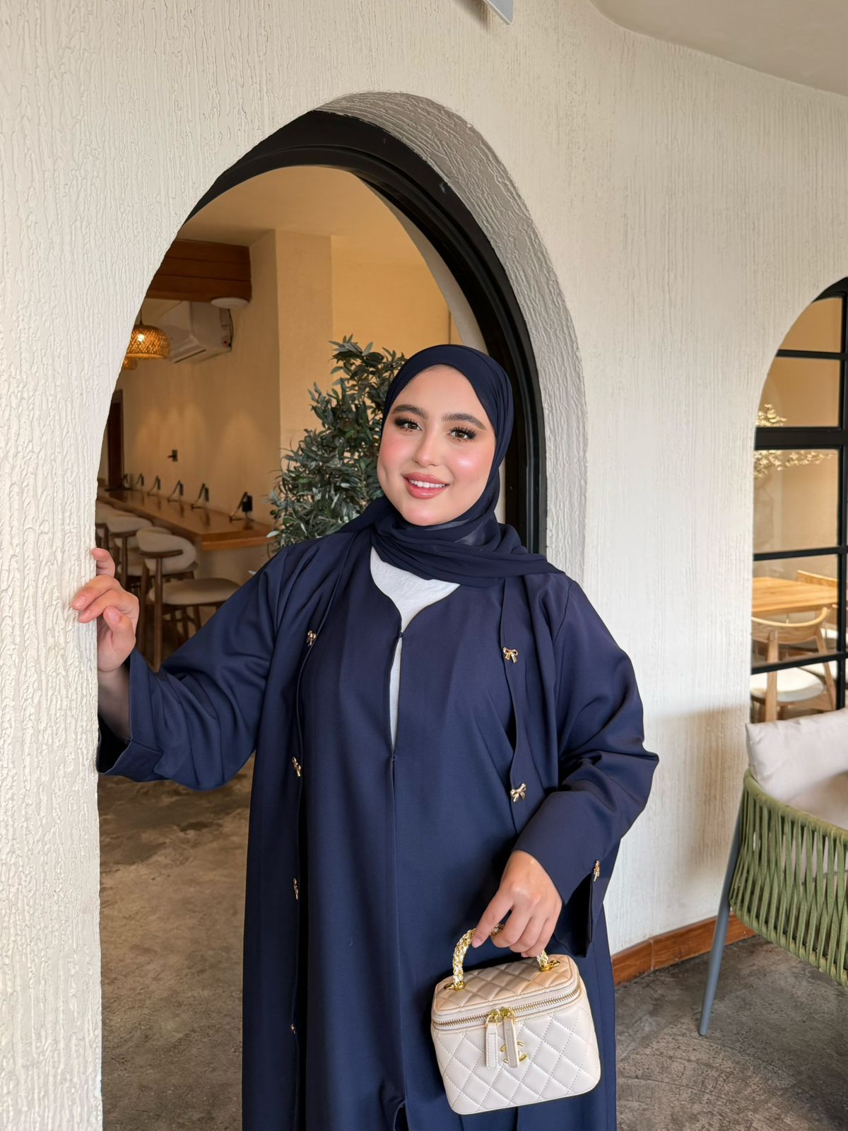 122-عبايه نيلي فيونكه