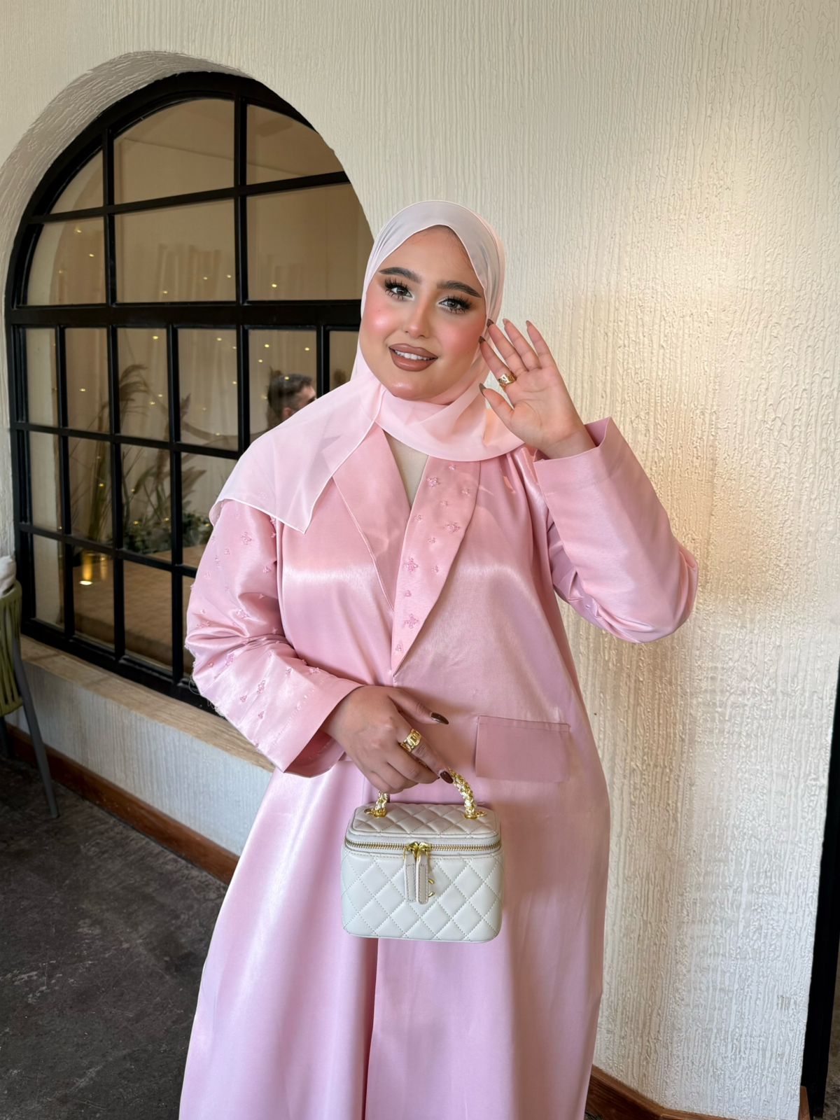 92 Pearls Pink عبايه